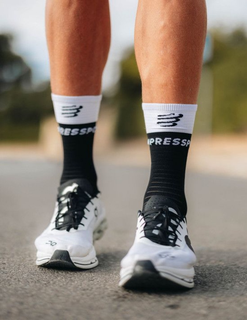 Compressport Mid Compression Socks V2.0 Hardloopsokken Heren Zwart Wit | GTVCSA783