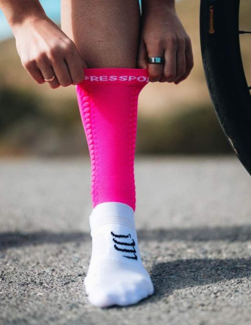 Compressport Pro Race Socks v4.0 Bike Cycling Socks Heren Wit Roze | ZLGFIR840